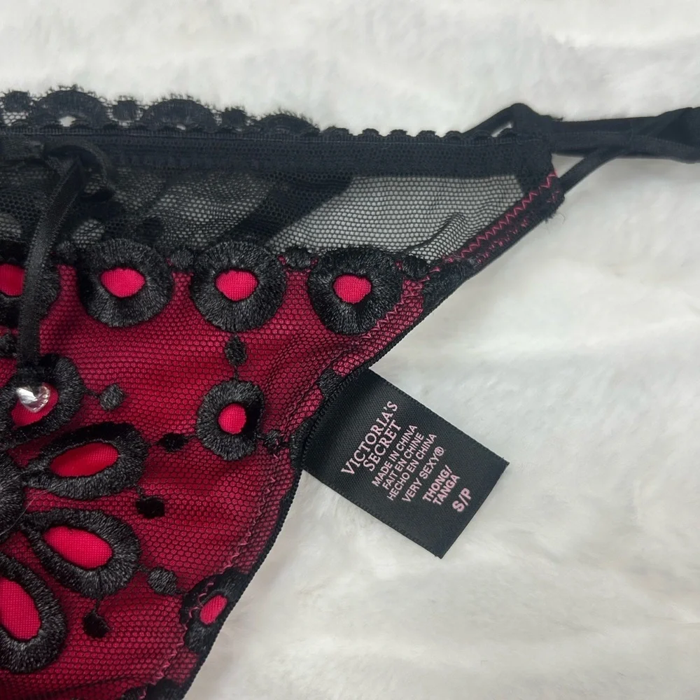 2012 Y2K Vintage Victoria’s Secret Thong Panty S